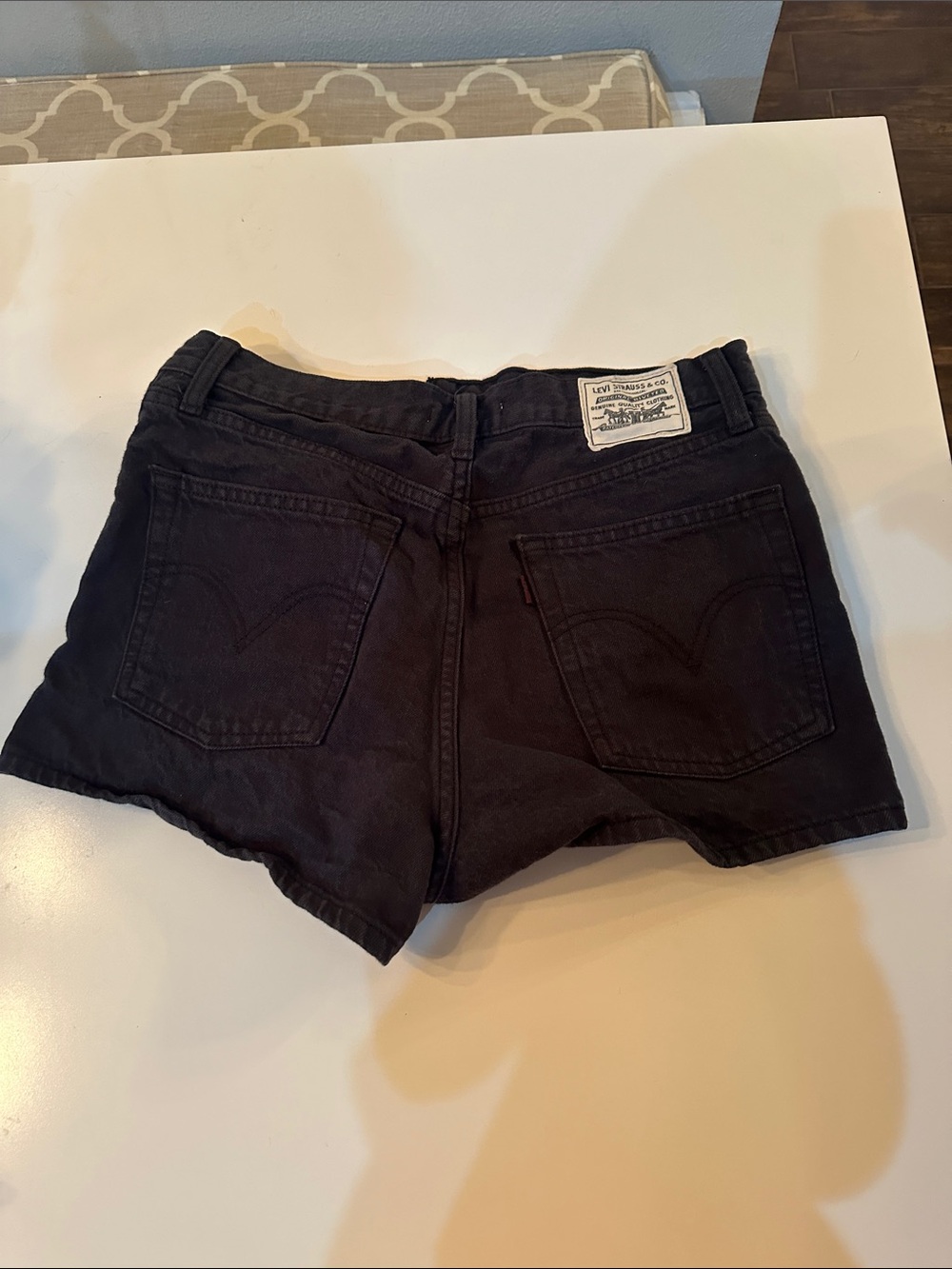 Levi's Black High-Rise Women's Shorts - Picture 2 of 6